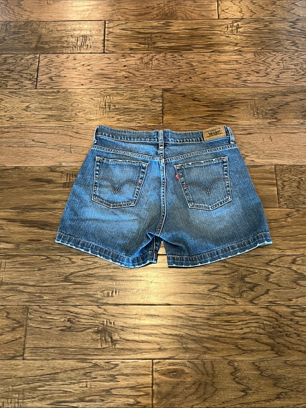 Levi’s 515 Shorts Mid Rise Size 8 - Picture 2 of 16